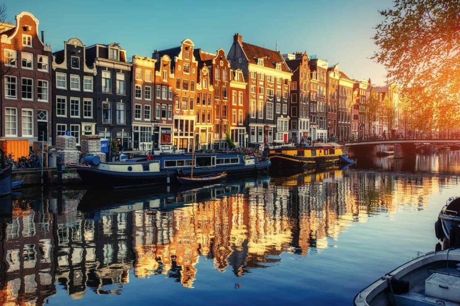 🌍 Explore Amsterdam’s Top Attractions