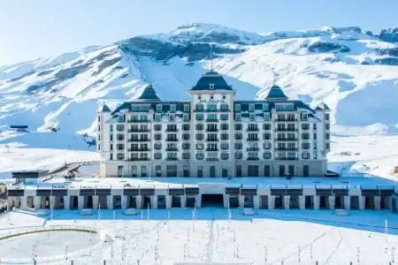 🇦🇿 برنامج سياحي إلى باكو وغبالة – 6 أيام و5 ليالٍ 🕌🌄