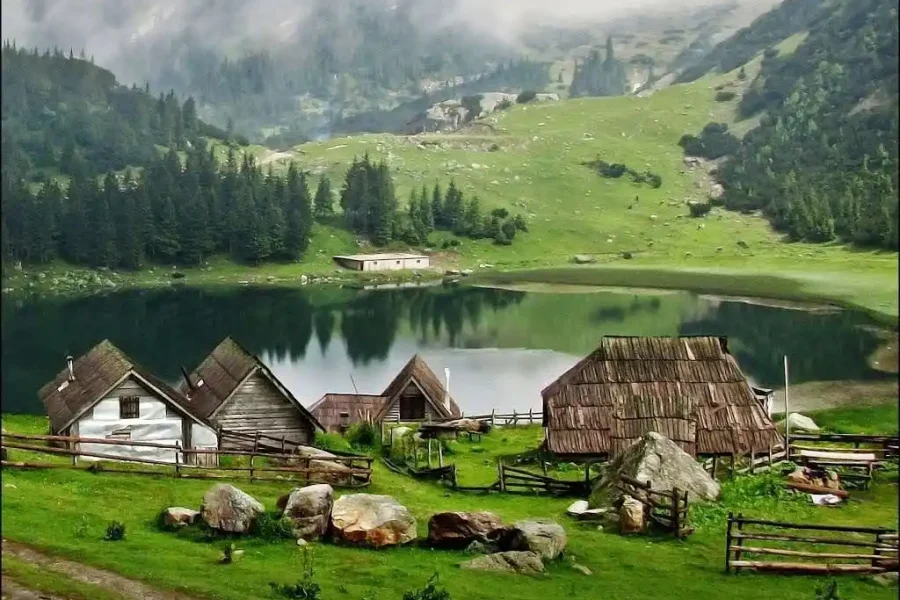 🇧🇦 برنامج سياحي إلى البوسنة – 5 أيام و 4 ليالي: سراييفو وموستار والجبال الأولمبية 🏔️🕌