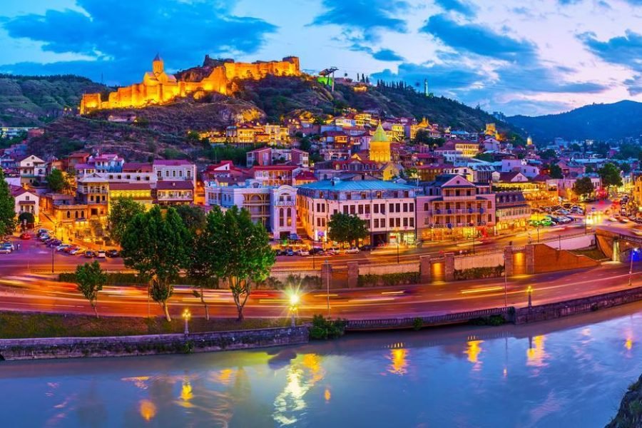 🇬🇪 A Tourist Program to Georgia: Tbilisi, Caucasus Mountains, Mtskheta, Kutaisi & Batumi – 6 Days / 5 Nights 🏔️✨