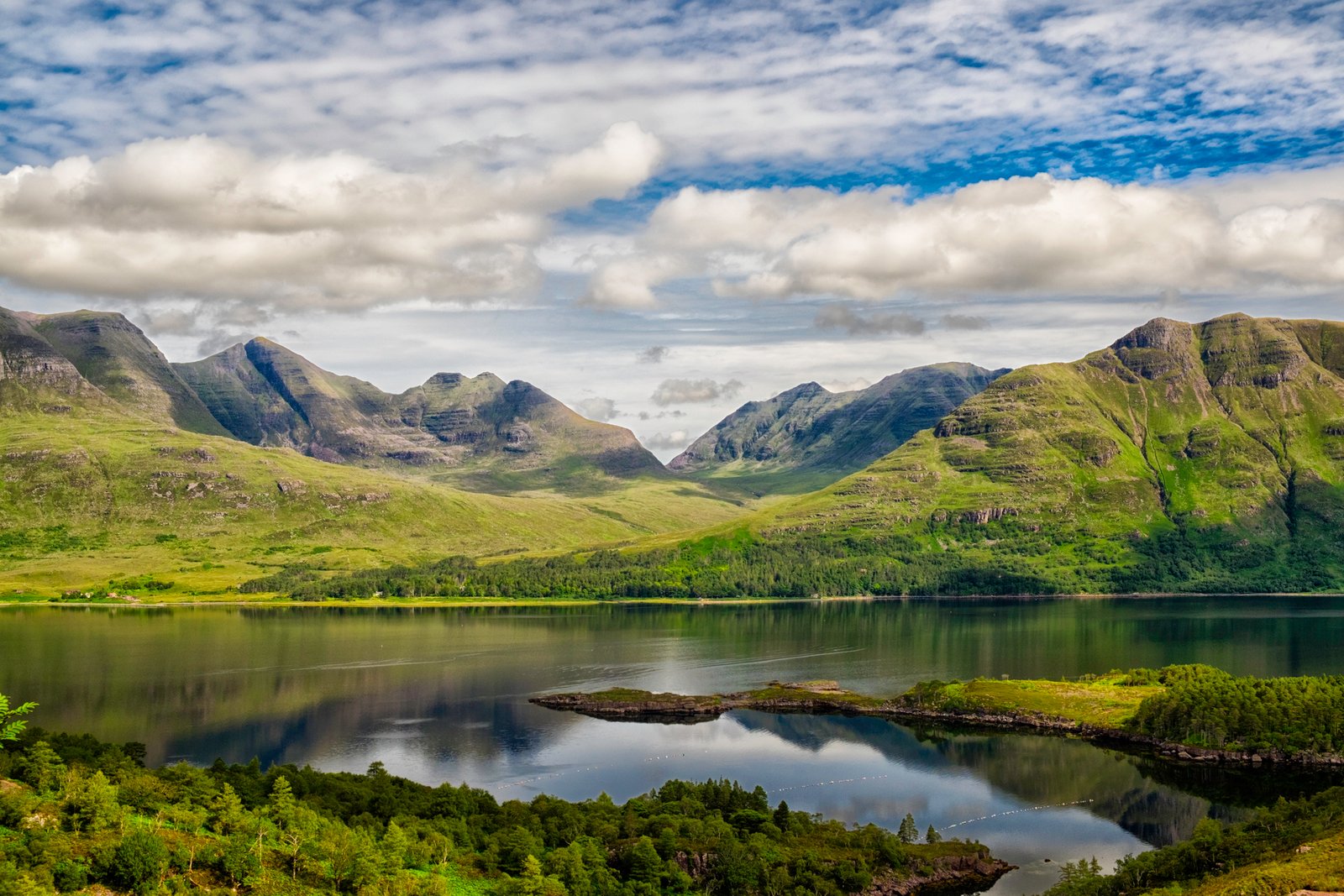<span>📅 Day 5 </span>Highland Magic & Culture 🚠🏡