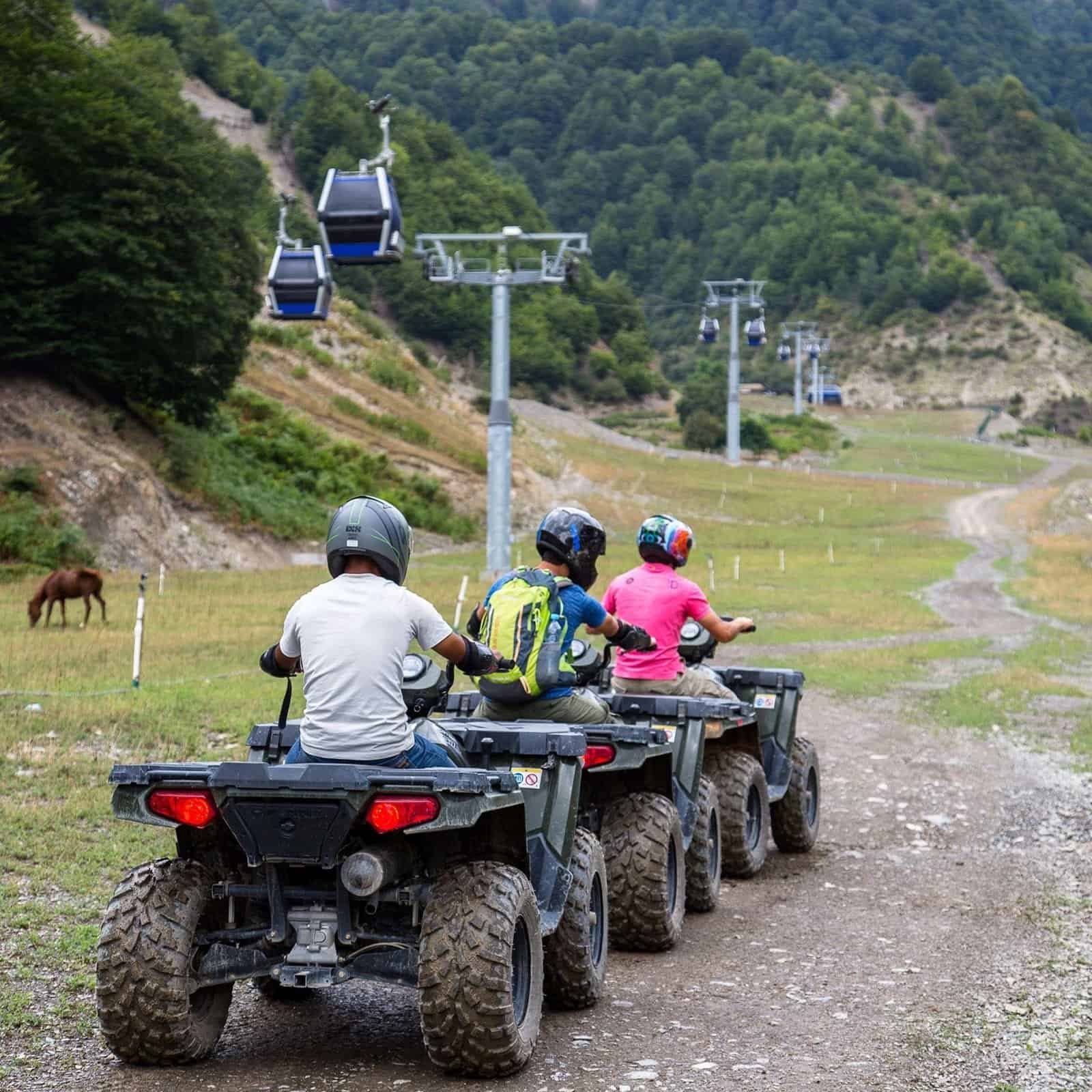 <span>📍 اليوم الخامس</span> مغامرة جبلية في غابالا ⛰️🎡