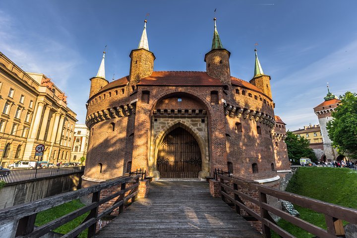 <span>🏰 Day 5</span> Sheki Historical Day Tour