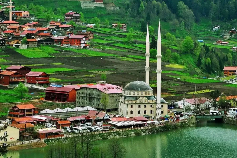 🏞️ A Tourist Program to Trabzon – 9 Days / 8 Nights 🌄