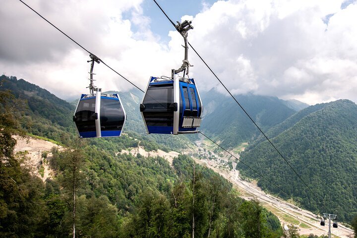 <span>🚡 اليوم الخامس</span> يوم المغامرة في غابالا
